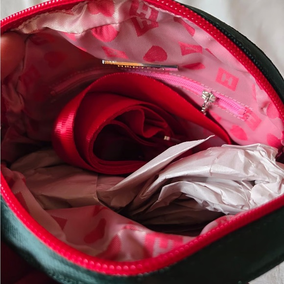 Harveys Festive Green Crossbody Bag with Red Bow - Picture 4 of 4